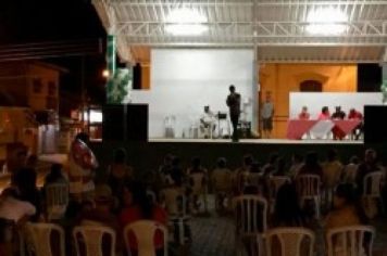 Foto - Show de Talentos na Praça das Bandeiras anima o domingo em Sarapuí