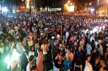 Carnaval 2018 reúne milhares de foliões e é considerado o melhor carnaval da região